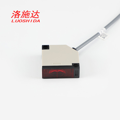 Luz de infrarrojo plástica fotoeléctrica de la forma de DC Q50 del interruptor del sensor de proximidad del cuadrado reflexivo retro